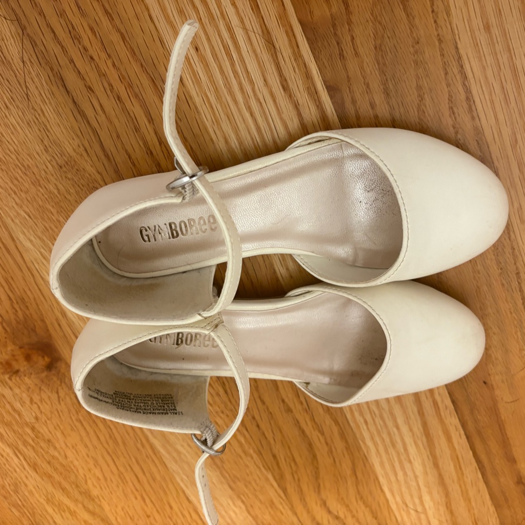 Girls Low Heels (White, Size 11)